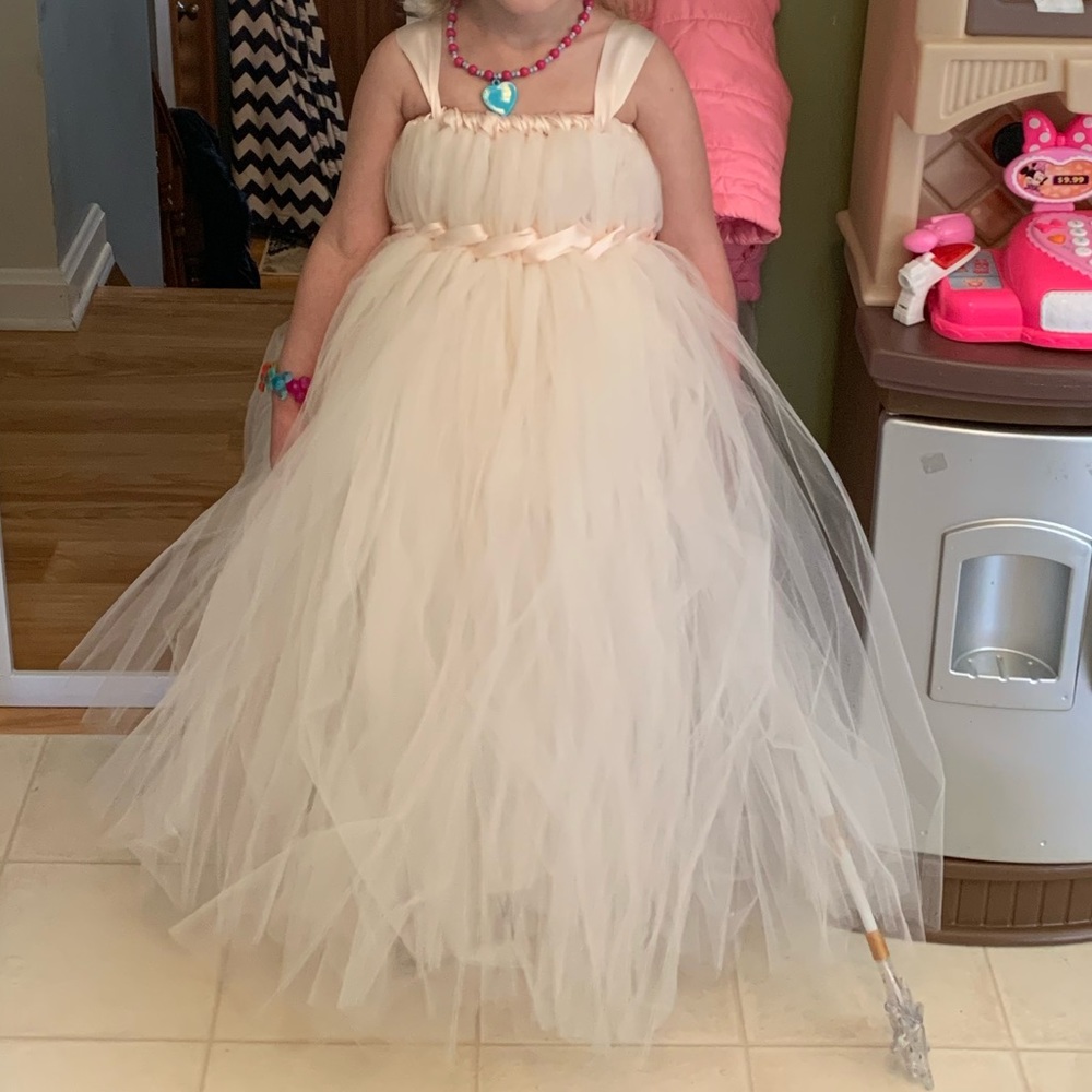 Tulle flower girl dress